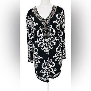 Black and White Patterned long Sleeve Top